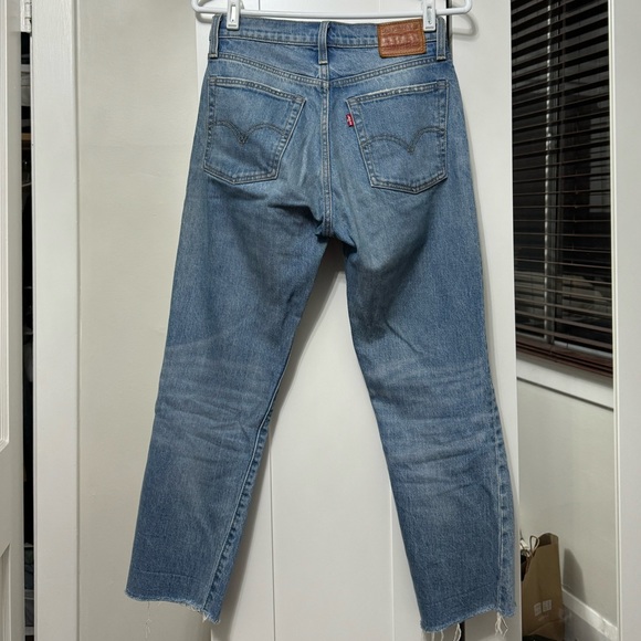 Levi’s Wedgie Jeans - Picture 2 of 6